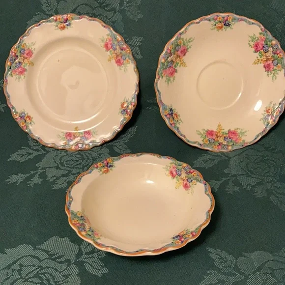 Vintage and rare Old Hall ivory ware, Pasadena replacement plates. - Picture 2 of 5